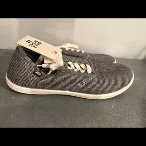 Billabong Lace Up Shoes- NWT